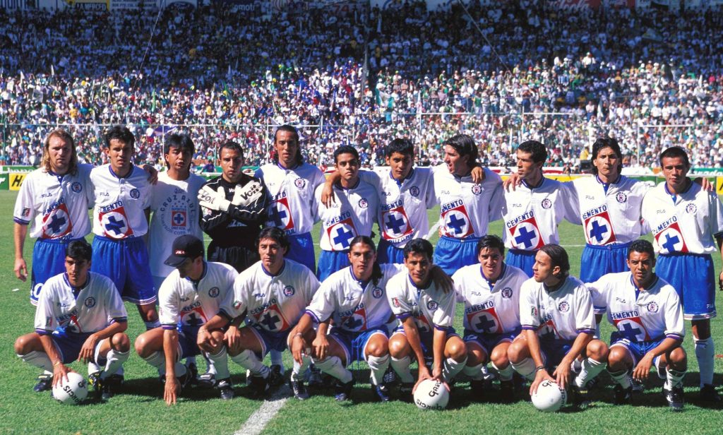 Cruz Azul jugó con el uniforme de visita en la Final del 97. (Foto: Imago)